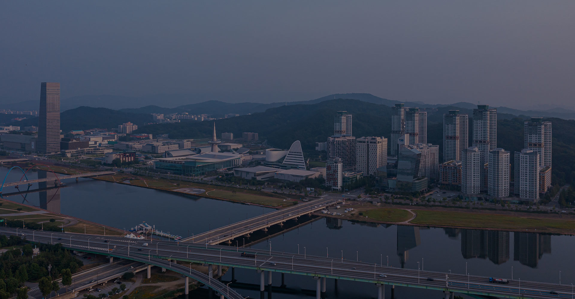 조합원들의 가치를 위해 최선을 다합니다.|<b>대전광역시전세버스운송사업조합</b>을<br>찾아주셔서 감사합니다.|DaeJeon Chartered Bus Transportation Industry Association